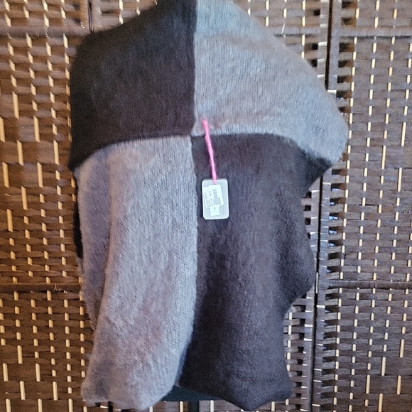 Wooden Ships Black and Gray Scarf - Picture 4 of 6